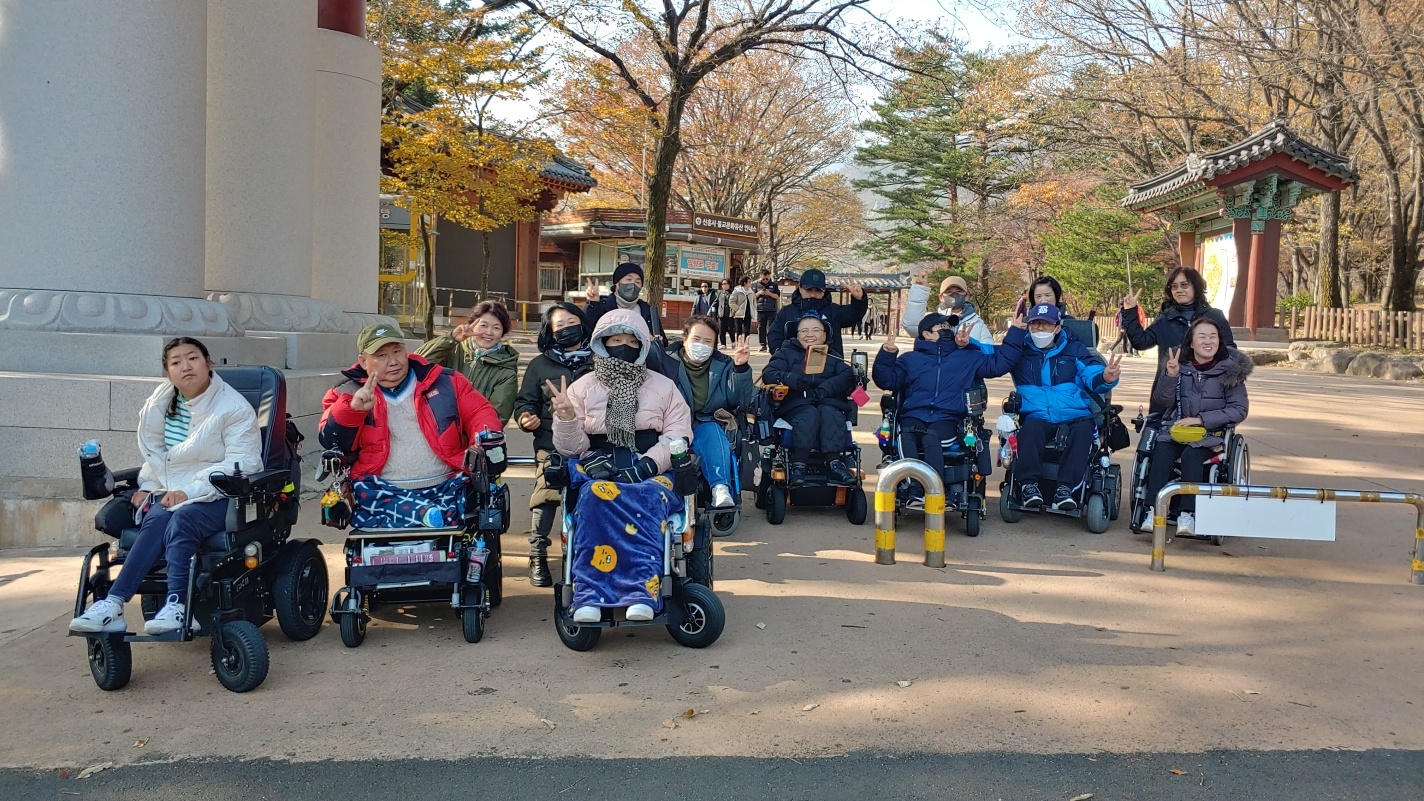 4-1.마주보기 자조모임.jpg